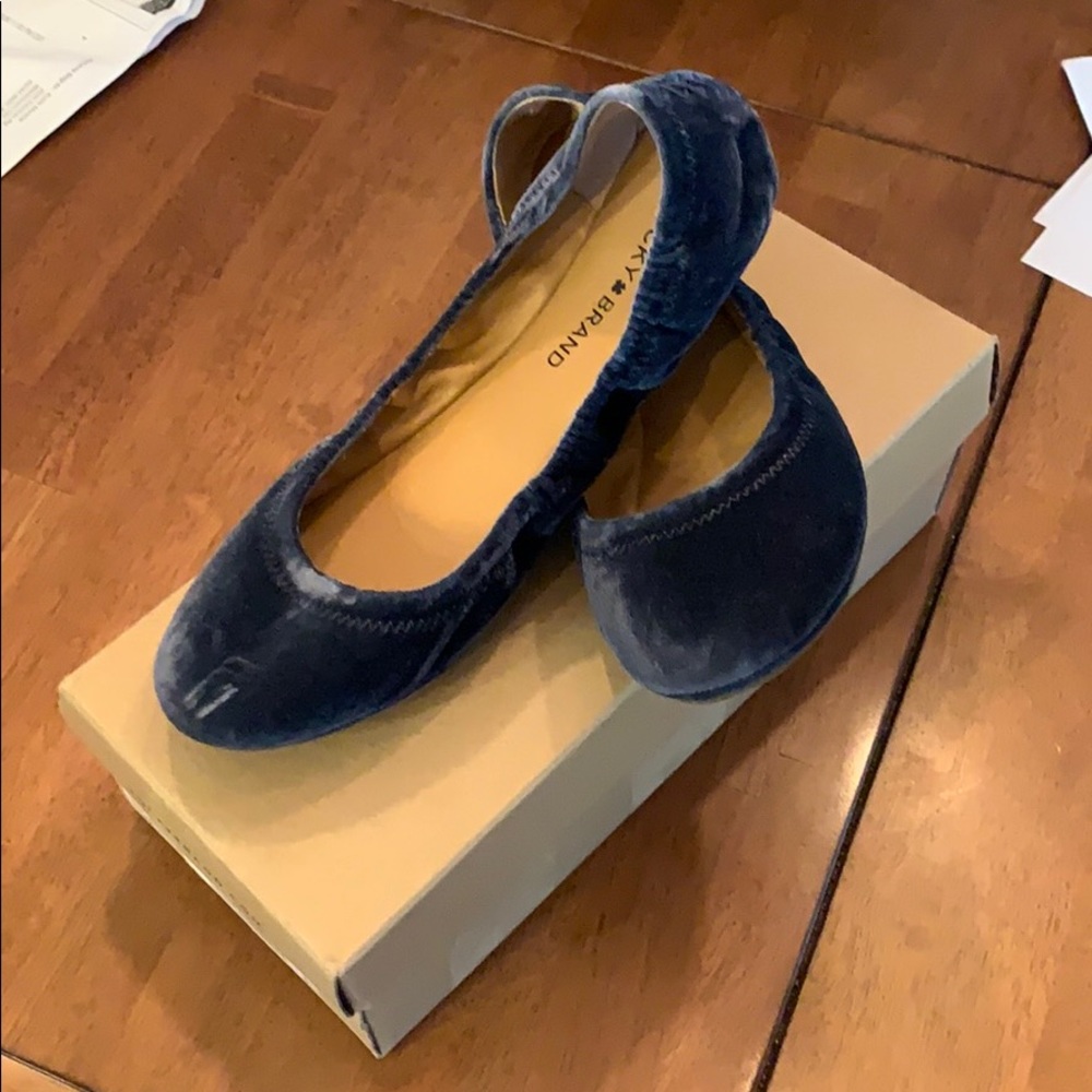 Lucky Emme flat in denim velvet